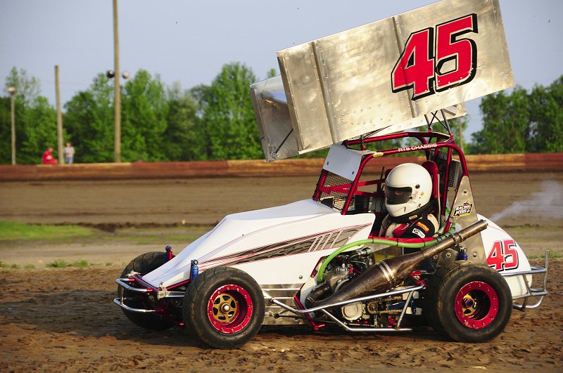 Lance Clayton won the 270cc feature.  This is the "before" picture.