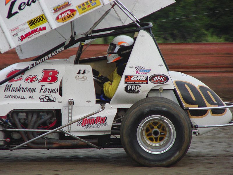 JJ Grasso won his second straight Bridgeport URC feature.