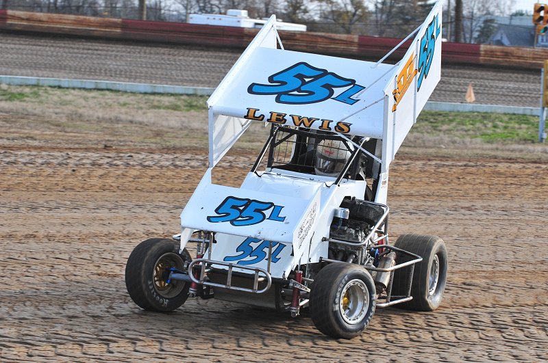 Shane Lewis set a new one-lap track record and won the 600cc feature.