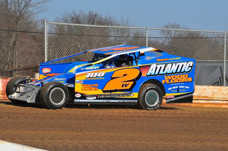 2009 Bridgeport Modified Champion Wade Hendrickson picked up a final win of the season Sunday.