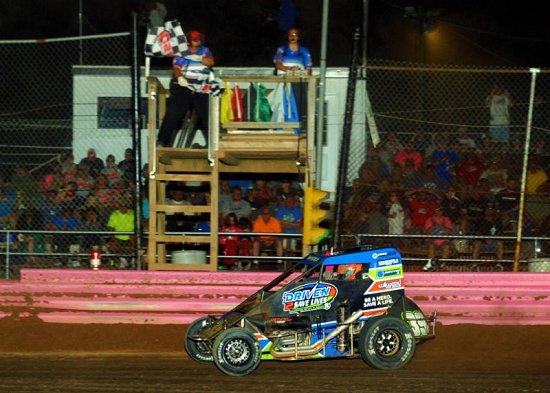 <strong>All three of Zeb Wise's career USAC NOS Energy Drink National Midget victories have come during Pennsylvania Midget Week, including Friday night's at Linda's Speedway.<br />
(Lee Greenawalt Photo)<br />
</strong>
