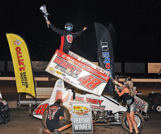 <strong>Winner Danny Dietrich (Lonnie Wheatley Photo)<br />
</strong>