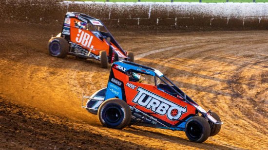 <strong>Tyler Courtney won his second consecutive USAC NOS Energy Drink National Midget feature Sunday in the series debut at Caney Valley Speedway in Kansas.<br />
(Rich Forman Photo)</strong>